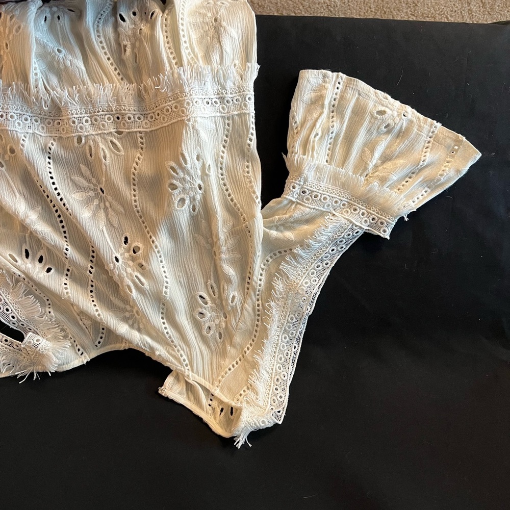 Storee Cream Top Open Back - Picture 6 of 14